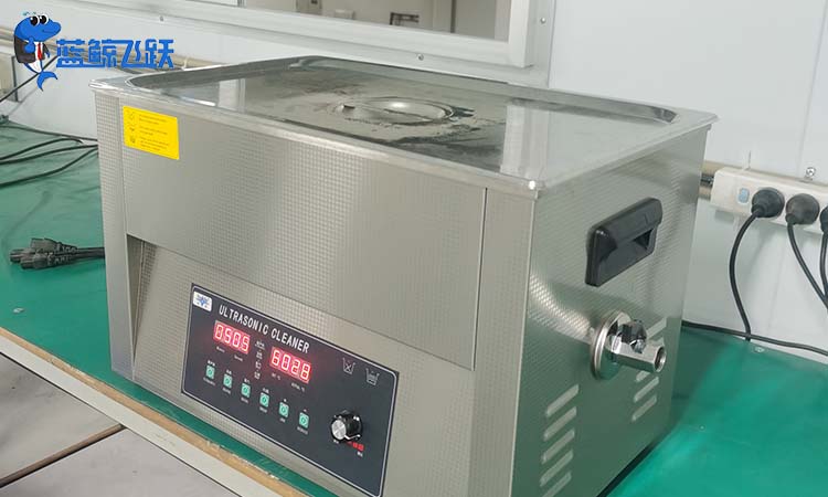 小型黄瓜视频看片如何清洗奶瓶？