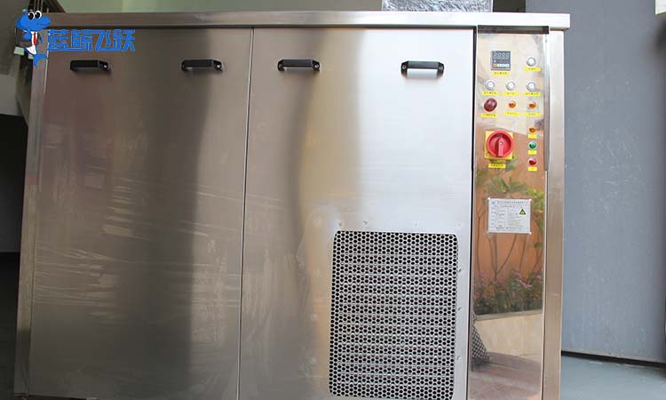 超声清洗机空化效果不明显时应做些什么？技术特点有哪些？