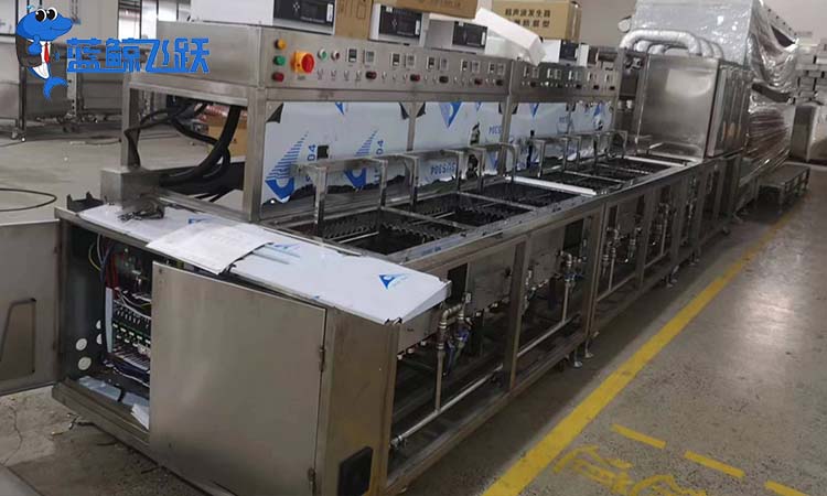 黄瓜视频看片如何清洗钛合金材料？