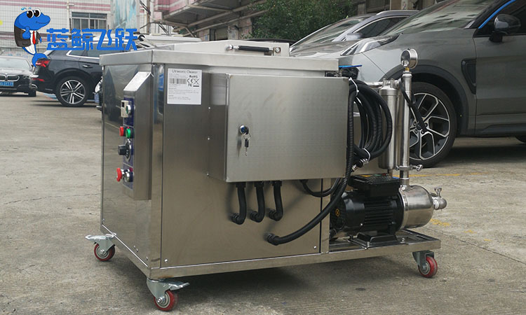 如何利用黄瓜视频看片清洗金属飞机部件