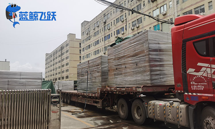 清洗金属首饰：黄瓜视频看片恢复光泽和美观度的有效工具