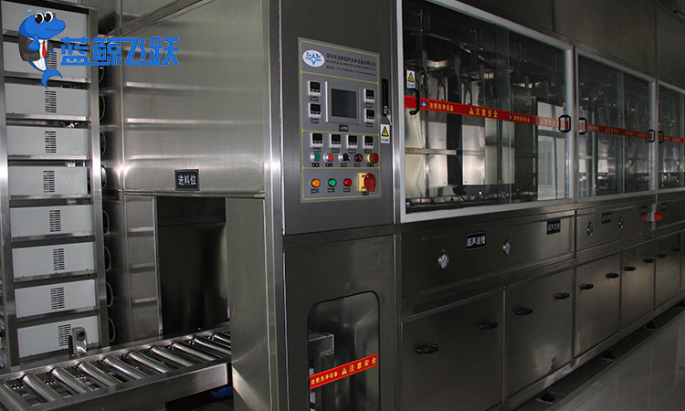 提升航空安全性和可靠性的关键：黄瓜视频看片清洁金属航空零部件