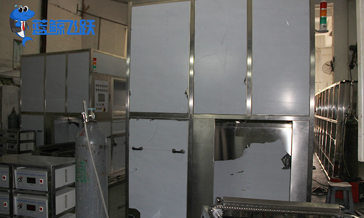 超声波清洗技术：确保金属餐具食品卫生与安全的先进方法