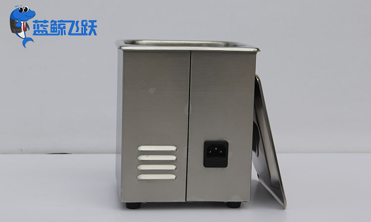 超声波清洗技术：金属零部件清洁的高效明星