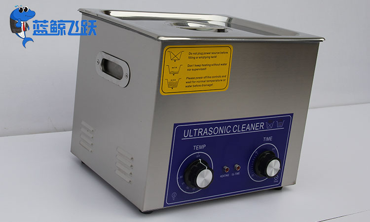 超声波清洗设备：高效能清洗的精密武器