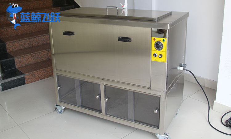 超声波清洗设备：新能源清洗的智能引擎