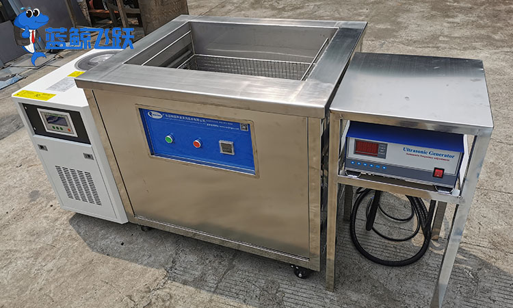 超声波清洗设备：清洗航天器件的高效方式