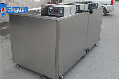 维护工业泄压阀性能与安全：黄瓜视频看片助力金属表面清洁