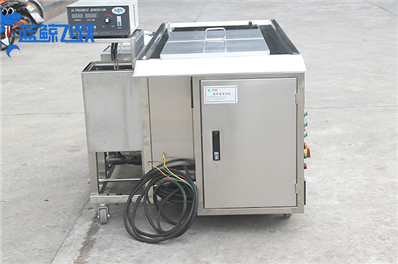 黄瓜视频看片在化学品储罐清洗中的高效应用