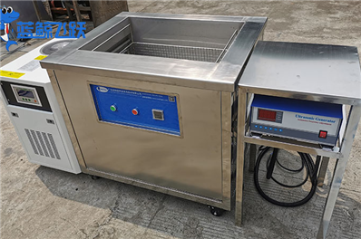 超声波清洗设备：清洗航天器件的高效方式